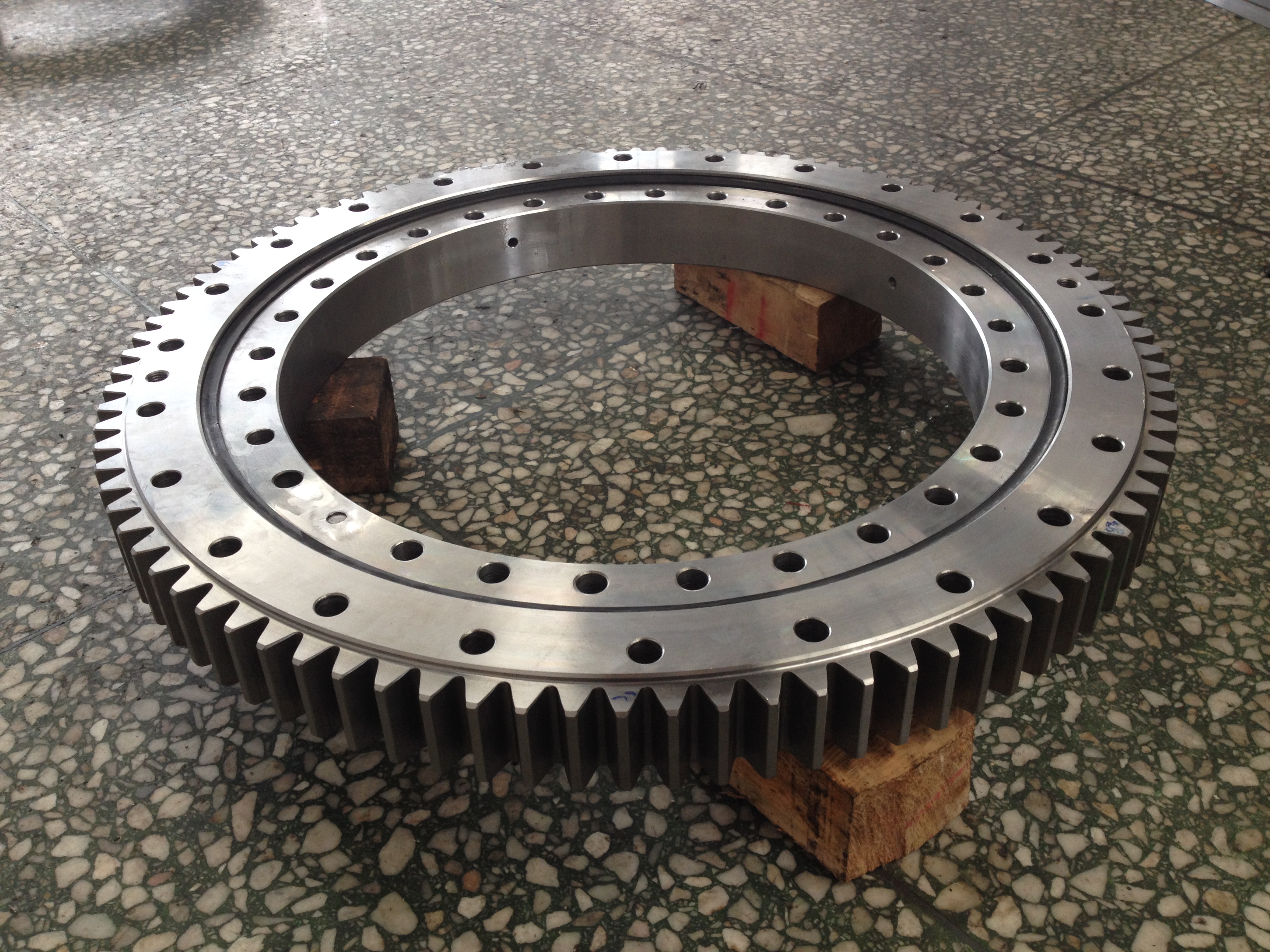 crossed roller slewing bearings